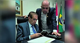 O prefeito Claudionor Moreira mostrou ao senador a situação do município após dois dias de chuvas fortes