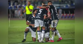 O Clube do Remo se mantém na vice-liderança da Série B após vitória e resultados favoráveis.
