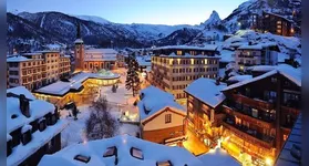 Zermatt, na Suíça, na região onde os esquiadores foram encontrados