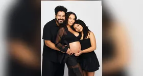 Micheli Machado com o marido, o ator Robson Nunes, e a filha de 13 anos do casal.