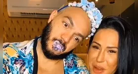 Gracyanne usou as redes sociais para lembrar o momento fofo - ou talvez nem tanto - com o cantor Belo.