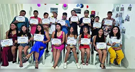 Os estudantes enviaram uma mensagem com foto ao senador Jader Barbalho (abaixo) para informar a conclusão no curso de informática básica