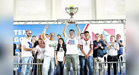 O governador Helder fez a entrega da nova unidade escolar