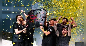 Equipe brasileira venceu os japoneses da CAG Osaka por 3 x 0 na Arena Carioca 1; conquista levou os fãs à loucura e deu ao time vencedor o troféu e um prêmio de quase R$ 1 milhão