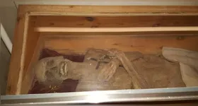 Múmia de vigário do século 18 é achada bem preservada
