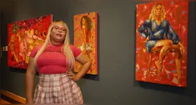 Artista premiada, Rafael Matheus Moreira retrata corpos trans femininos em exposição.