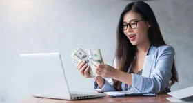 Seja produzindo conteúdo, fazendo 'frila', prestando consultoria ou outras atividades, a web pode ser uma excelente opção para quem deseja garantir uma boa renda.