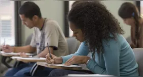 Para quem deseja concorrer à uma vaga no próprio Estado, ficar de olho nos editais que devem ser publicado ainda este ano, é uma ótima oportunidade de se preparar o quanto antes.