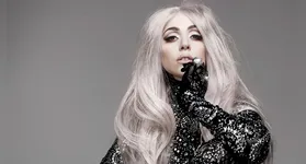 Imagem ilustrativa da notícia Lady Gaga distribui pizza para fãs no Rio de Janeiro. Veja