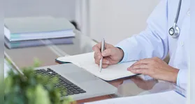 Letra de médico tem explicação
