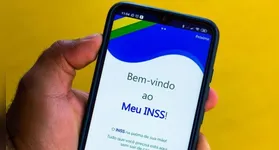 INSS determina bloqueio de novos empréstimos consignados para proteger aposentados e pensionistas de fraudes. Entenda as mudanças e como se resguardar.