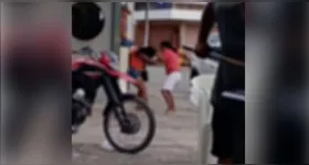 As imagens foram feitas por populares que acompanharam a ação e denunciaram o caso à polícia