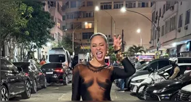 Atriz ousou com o look despojado no último sábado (3).