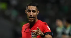 O árbitro pernambucano de 37 anos integra o quadro internacional da FIFA desde o início deste ano.