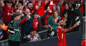 O time do norte inglês quebra jejum de cinco anos e volta a levantar a taça da Premier League.