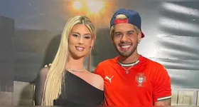 Ela disse ter percebido "cuidado" do artista para não tocar em certas partes do corpo das mulheres