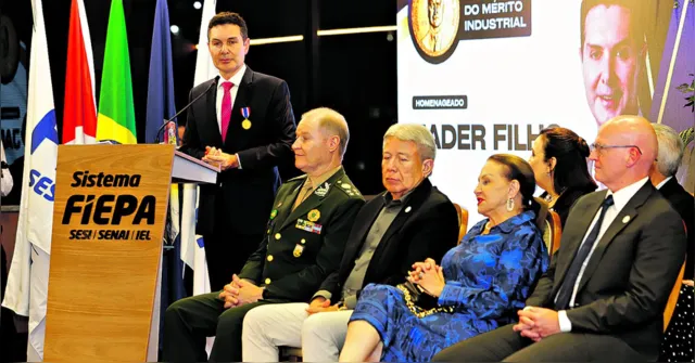 Imagem ilustrativa da notícia Jader Filho recebe a maior honraria do setor industrial
