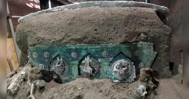 Imagem ilustrativa da notícia Carruagem romana de 2 mil anos foi encontrada intacta na Pompeia