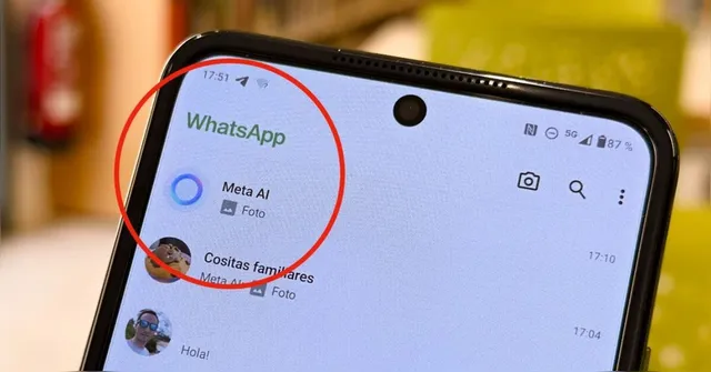 Imagem ilustrativa da notícia Olhe o celular! Círculo azul no WhatsApp pode ser bom e ruim
