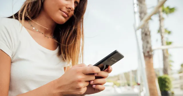 Imagem ilustrativa da notícia Veja 6 novos usos para seu celular antigo guardado em casa