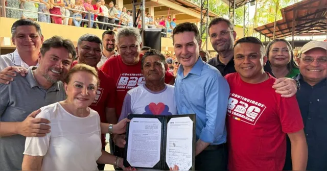 Imagem ilustrativa da notícia Jader Filho assina contrato para 100 novas moradias em Muaná