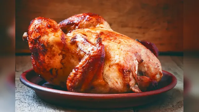 Imagem ilustrativa da notícia Comer frango pode transmitir gripe aviária? Veja como é a contaminação