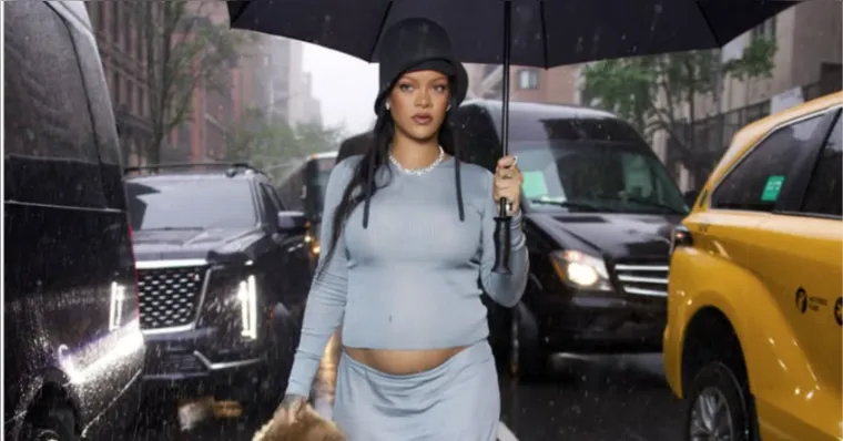 Imagem ilustrativa da notícia Rihanna faz primeira aparição de nova gravidez no Met Gala
