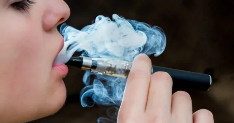 Imagem ilustrativa da notícia Adolescente morre por complicações do uso de cigarro eletrônico