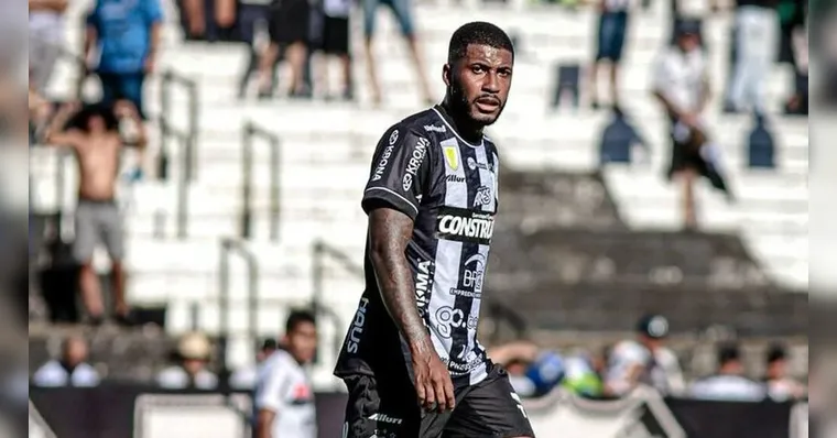 Imagem ilustrativa da notícia Paysandu perde prazo e fica sem volante Emerson