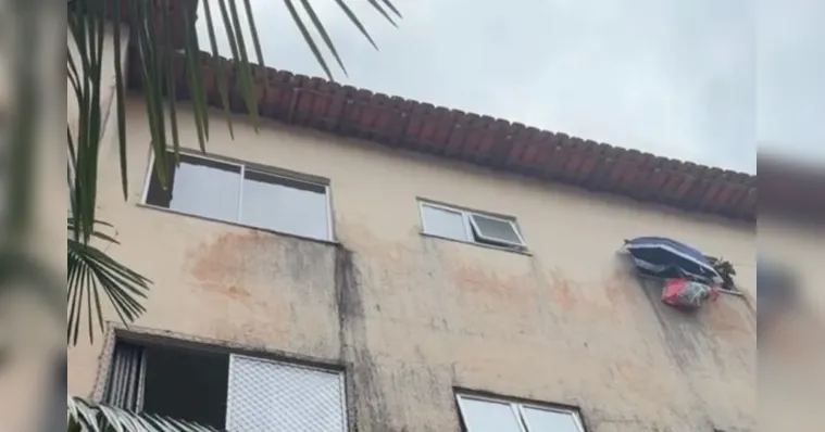 Imagem ilustrativa da notícia Idosa cai do 4° andar de prédio ao tentar arrumar cortina