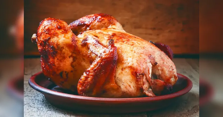 Imagem ilustrativa da notícia Comer frango pode transmitir gripe aviária? Veja como é a contaminação