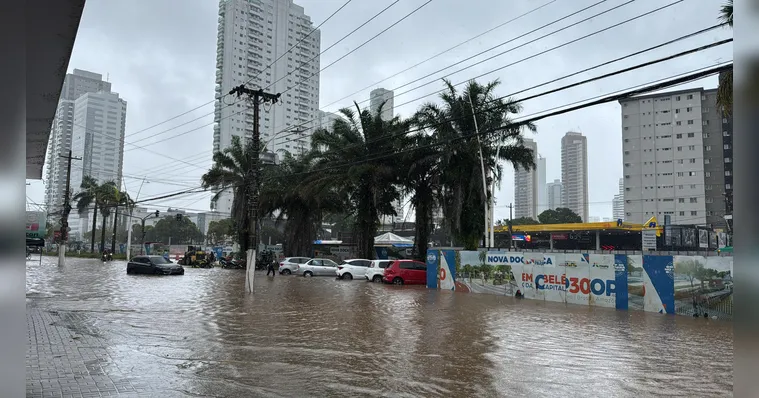 Imagem ilustrativa da notícia Belém é afetada pela maré alta. Veja os pontos de alagamento