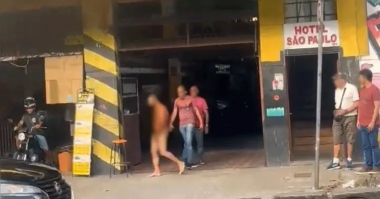 Imagem ilustrativa da notícia Peladão é expulso de prostíbulo e acaba agredido com vassoura