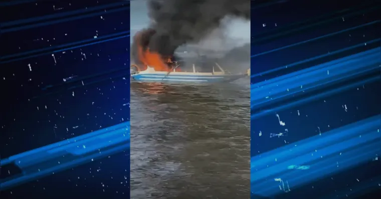 Imagem ilustrativa da notícia Vídeo: lancha pega fogo no rio Tapajós 