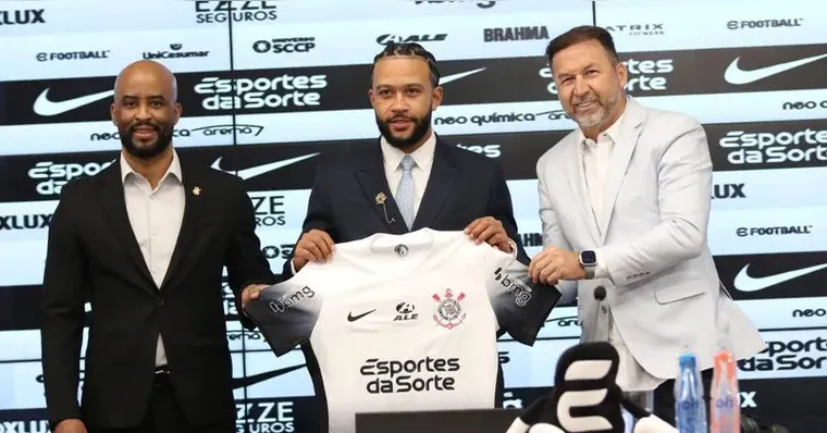 Imagem ilustrativa da notícia Empresário diz que Flamengo era a primeira opção de Memphis Depay