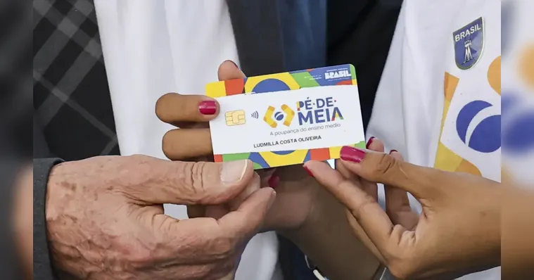Imagem ilustrativa da notícia MEC garante repasses do Pé-de-Meia durante todo o ano de 2025