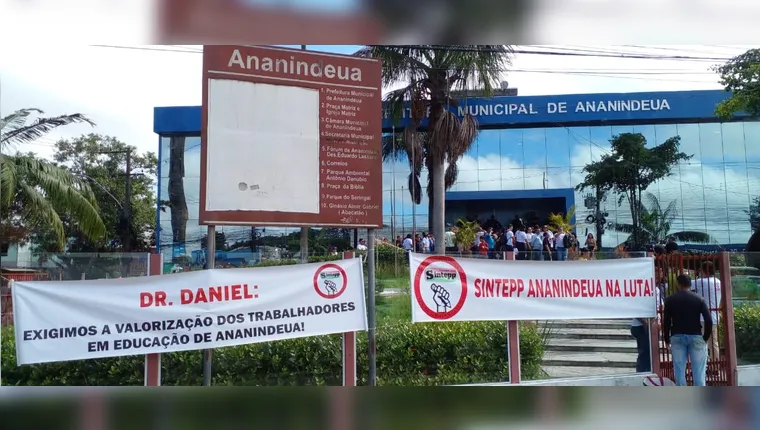 Imagem ilustrativa da notícia Professores de Ananindeua entram em greve por reajuste salarial