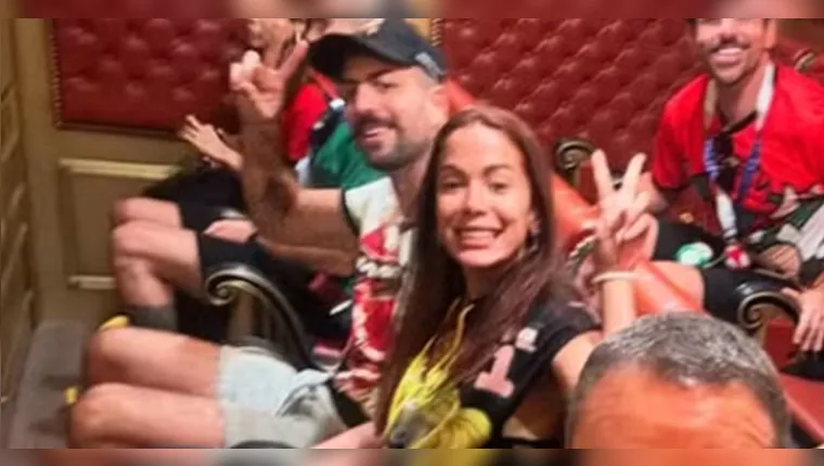 Imagem ilustrativa da notícia Anitta curte parque em Orlando de mãos dadas com novo amor