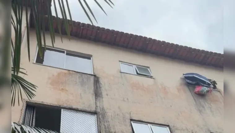 Imagem ilustrativa da notícia Idosa cai do 4° andar de prédio ao tentar arrumar cortina