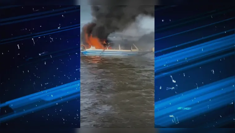 Imagem ilustrativa da notícia Vídeo: lancha pega fogo no rio Tapajós 