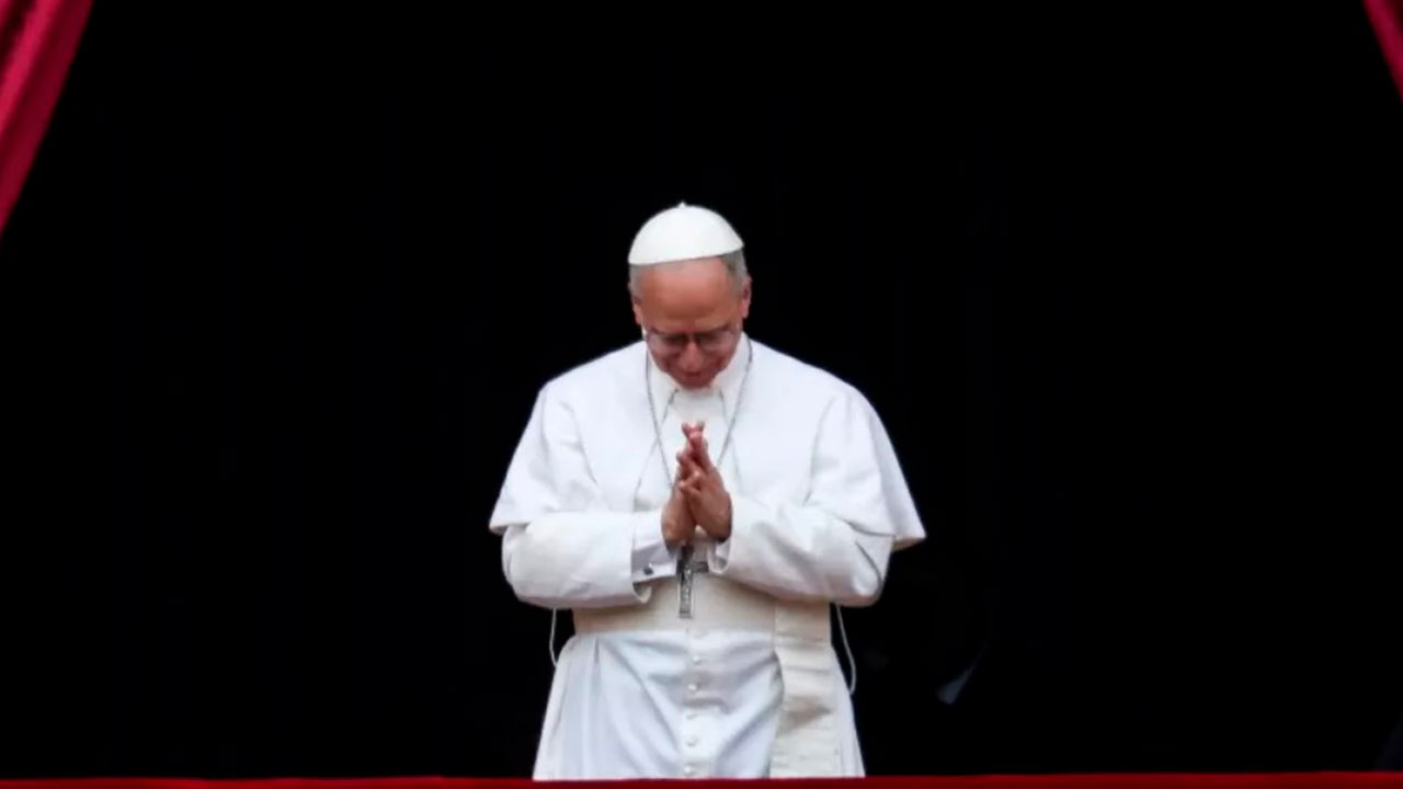 Leão fez oração de Regina Caeli, em homenagem ao Dia das Mães. Ela substitui o tradicional Angelus na data comemorativa e no período de Páscoa