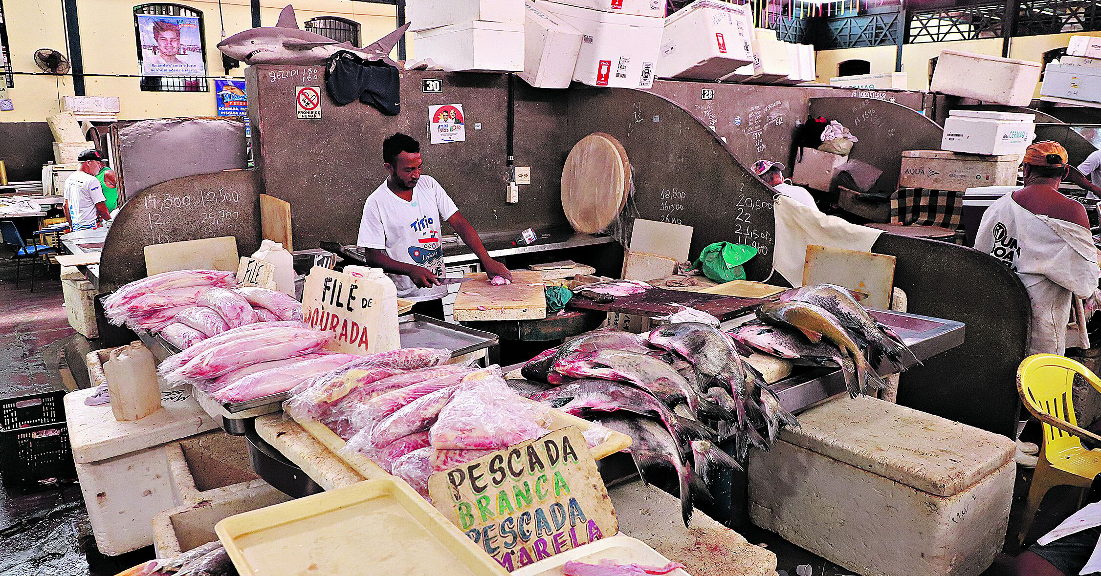 Um dos alimentos mais procurados no Ver-o-Peso é o peixe.