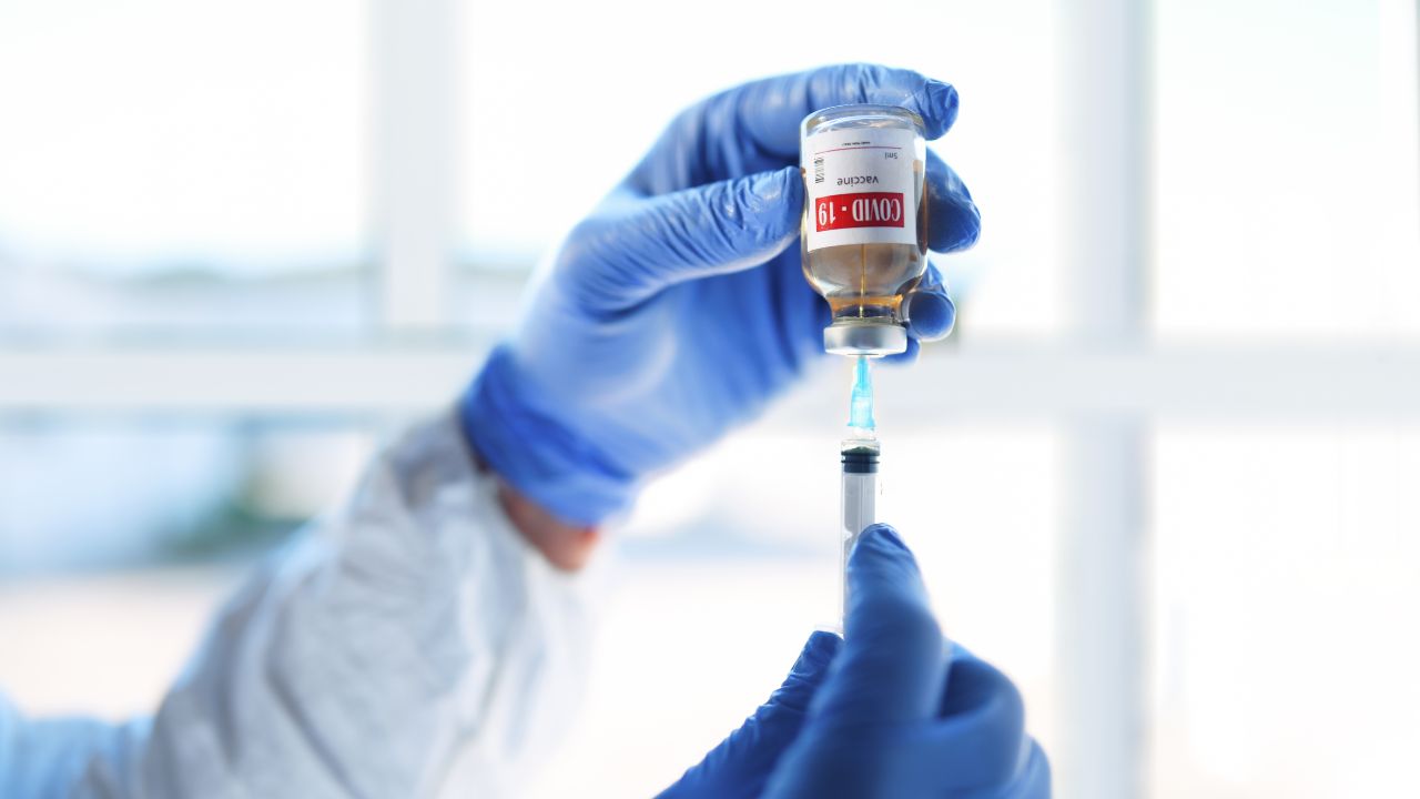 A vacinação contra a Covid-19 agora é obrigatória para crianças e adolescentes em todo o país.
