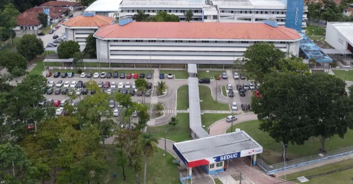 Seduc abre processo seletivo especial com mais de 300 vagas para analistas e assistentes administrativos.