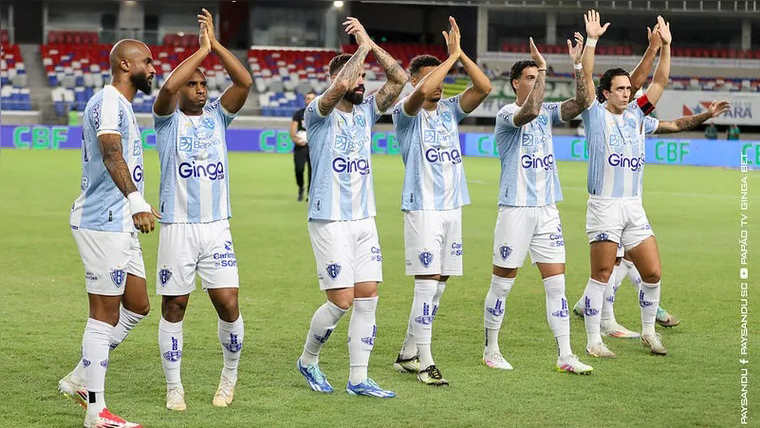 Pra erguer as mãos aos céus e agradecer