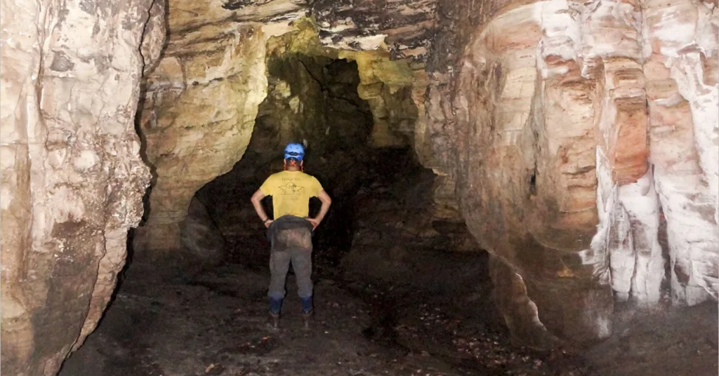 O Pará ocupa o segundo lugar com 3.224 cavernas catalogadas, que representa 12,38% do patrimônio espeleológico brasileiro.