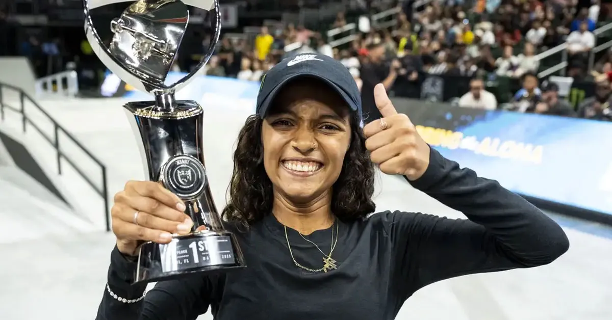 Rayssa Leal é campeã da SLS Brasília