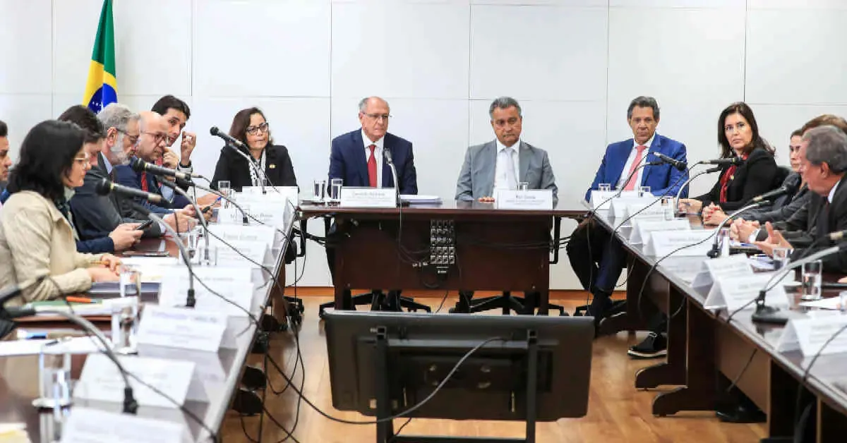 CAUTELA Reunião: empresários pedem que governo não confronte os Estados Unidos