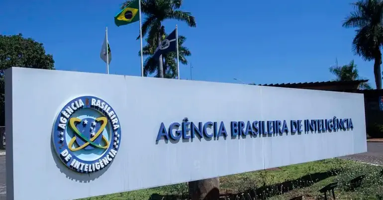 A Intelis se mobiliza para afastar o diretor-geral da Agência, delegado Luiz Fernando Corrêa, indiciado pela PF no caso da “ABIN Paralela” no Governo de Bolsonaro