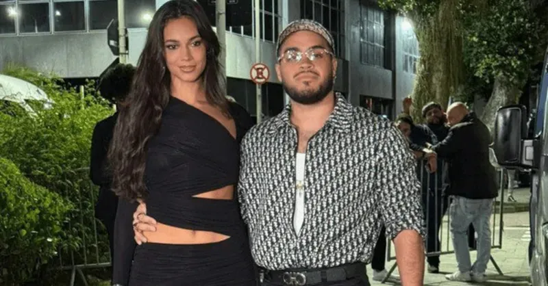 A presença de Alane no evento não passou despercebida nas redes sociais, e acabou gerando críticas e acusações.